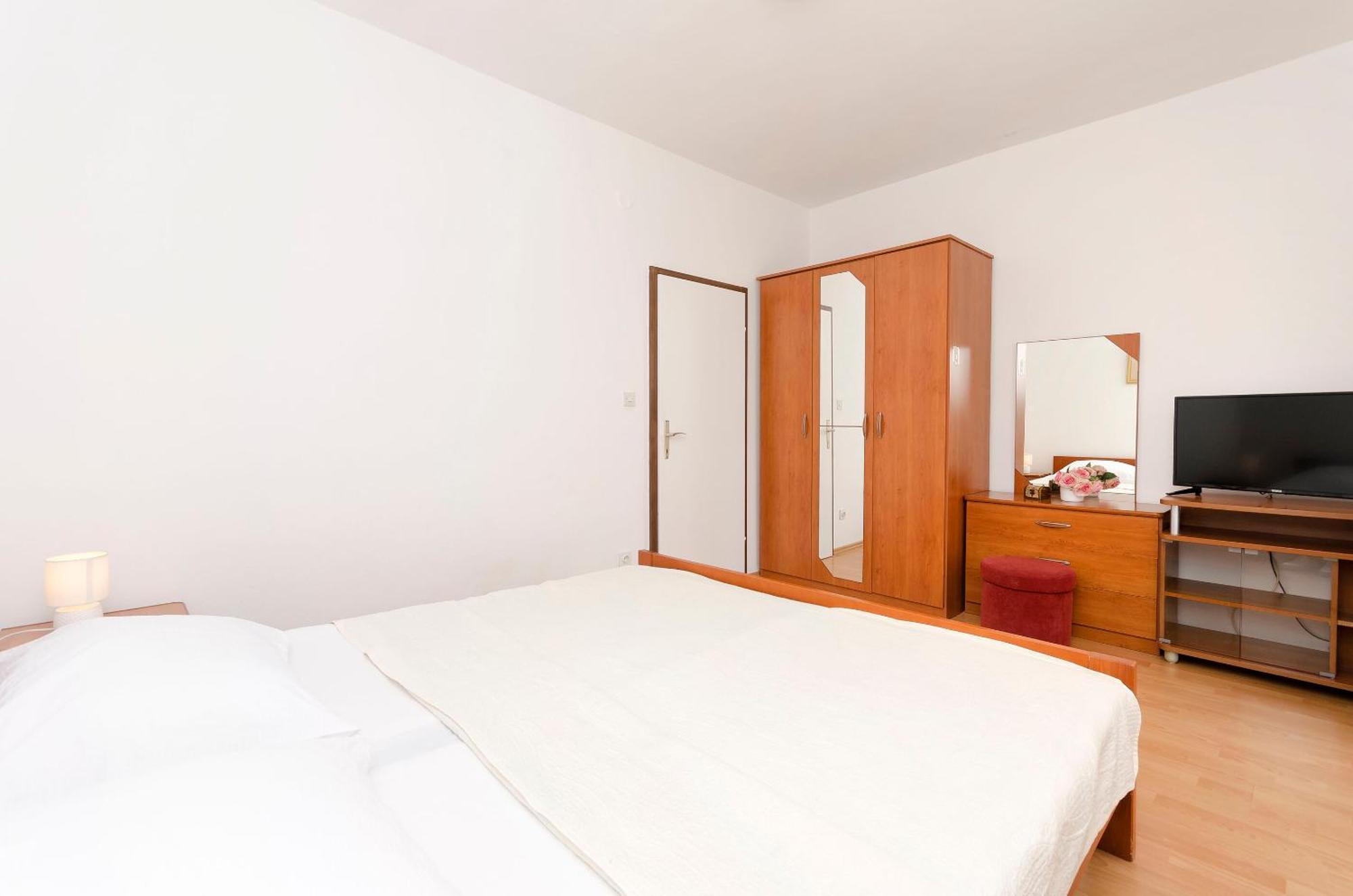 Apartment And Rooms Artina โวดีเซ ภายนอก รูปภาพ