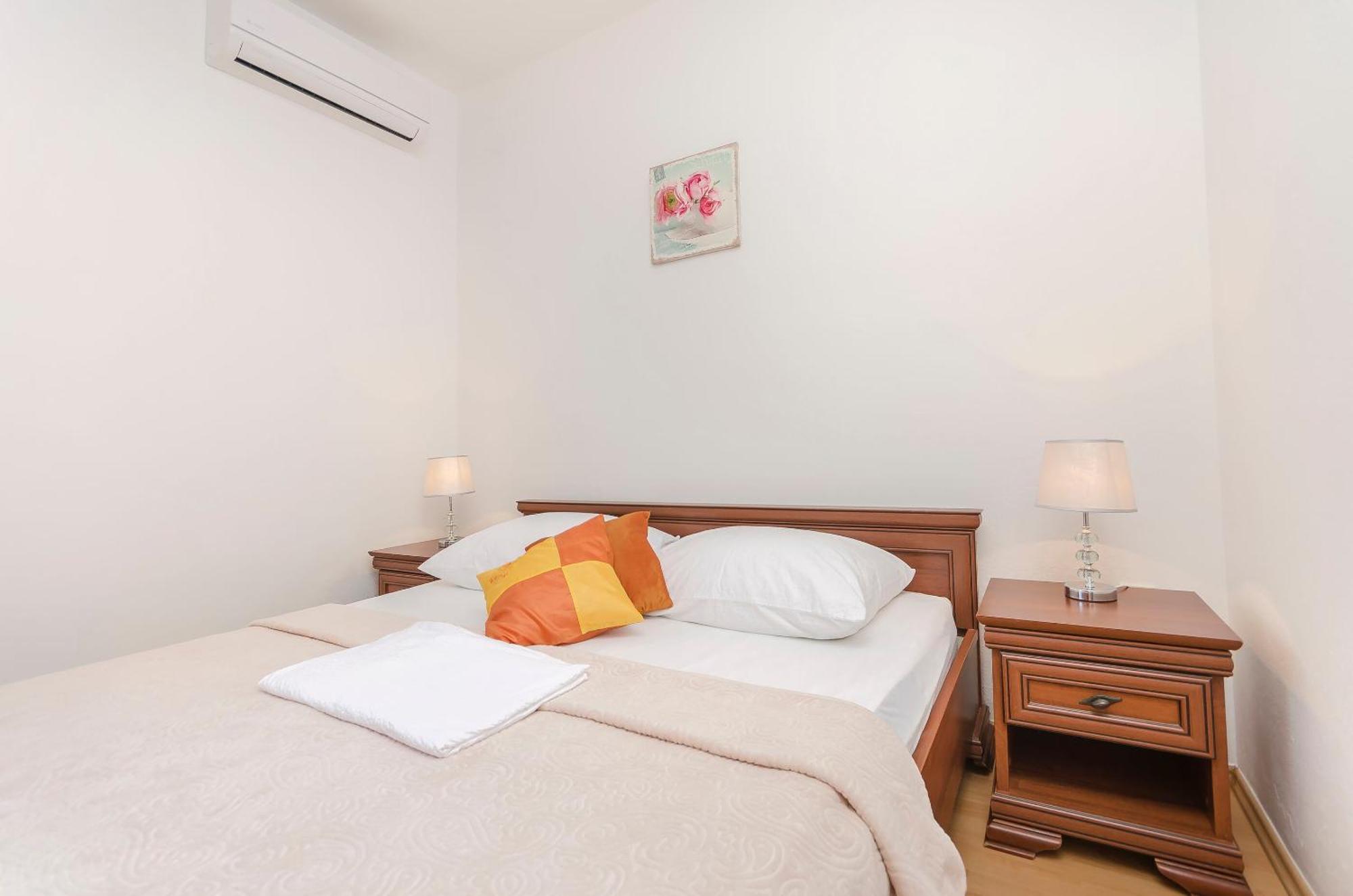 Apartment And Rooms Artina โวดีเซ ภายนอก รูปภาพ