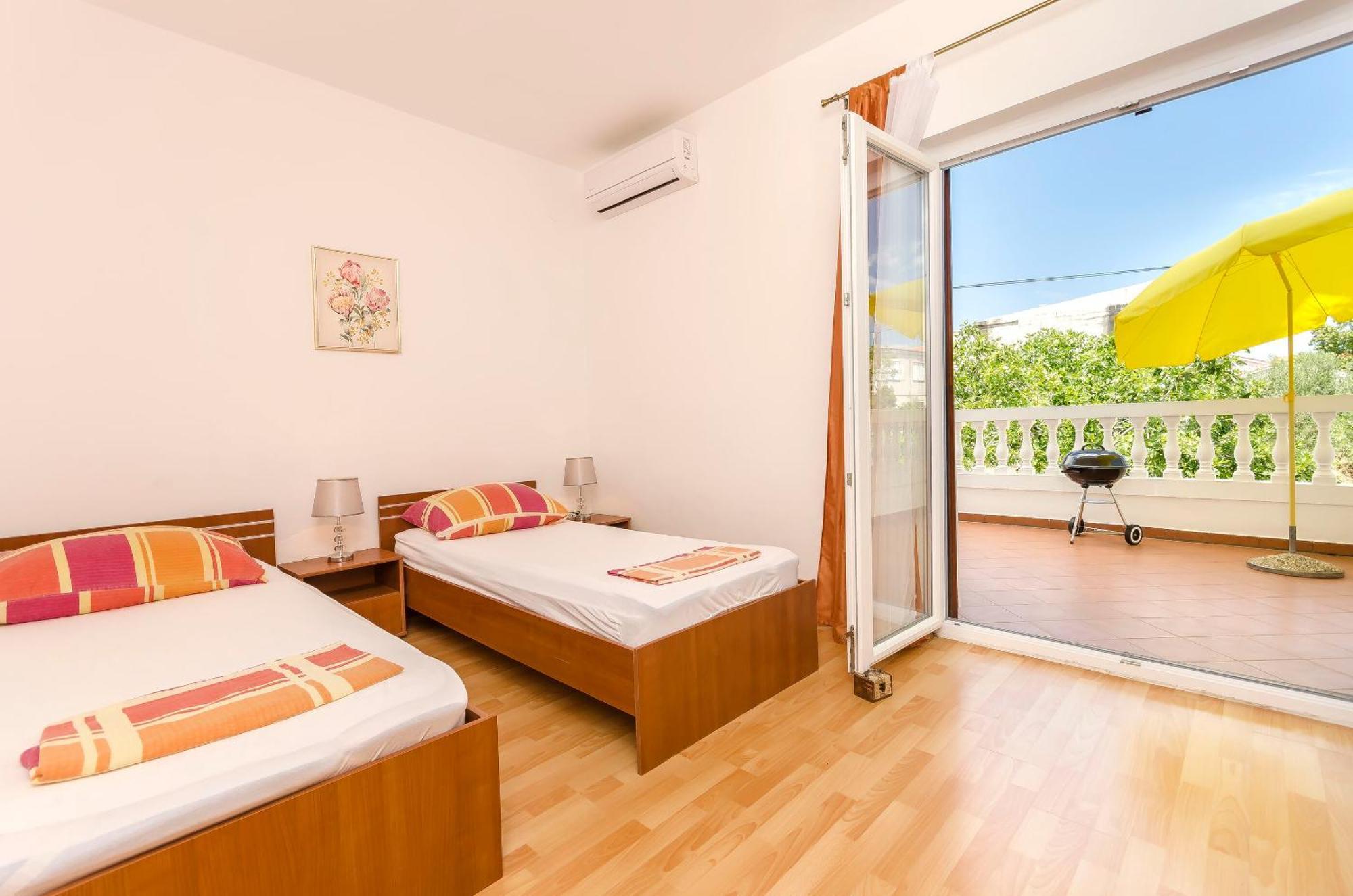 Apartment And Rooms Artina โวดีเซ ภายนอก รูปภาพ