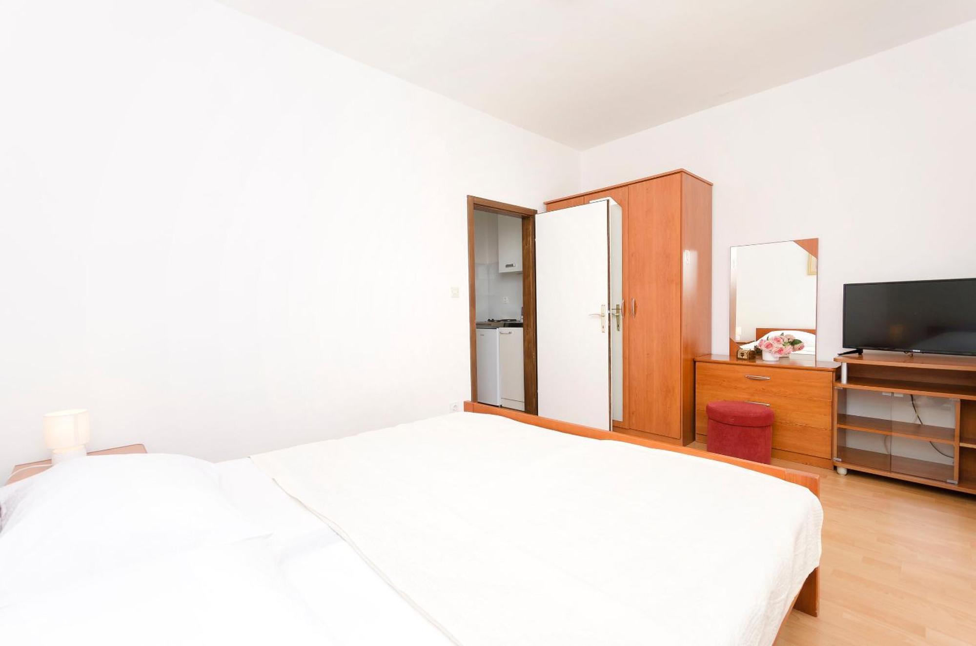 Apartment And Rooms Artina โวดีเซ ภายนอก รูปภาพ