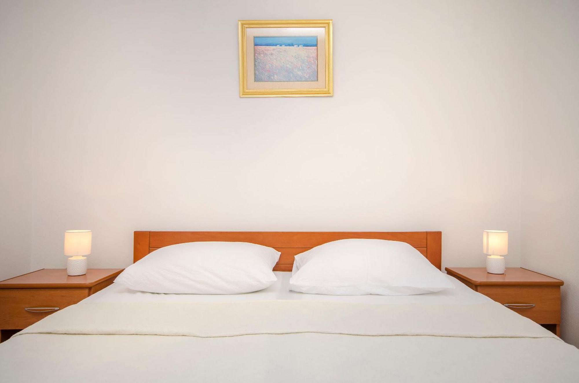 Apartment And Rooms Artina โวดีเซ ภายนอก รูปภาพ
