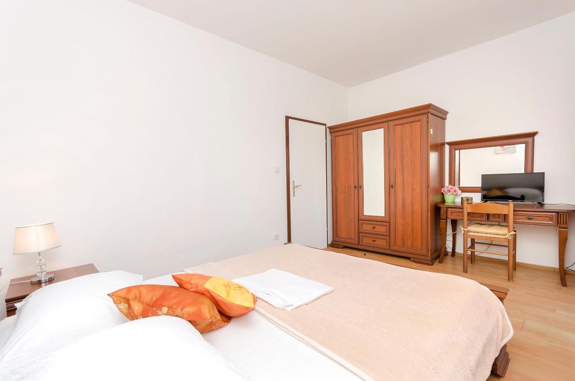 Apartment And Rooms Artina โวดีเซ ภายนอก รูปภาพ