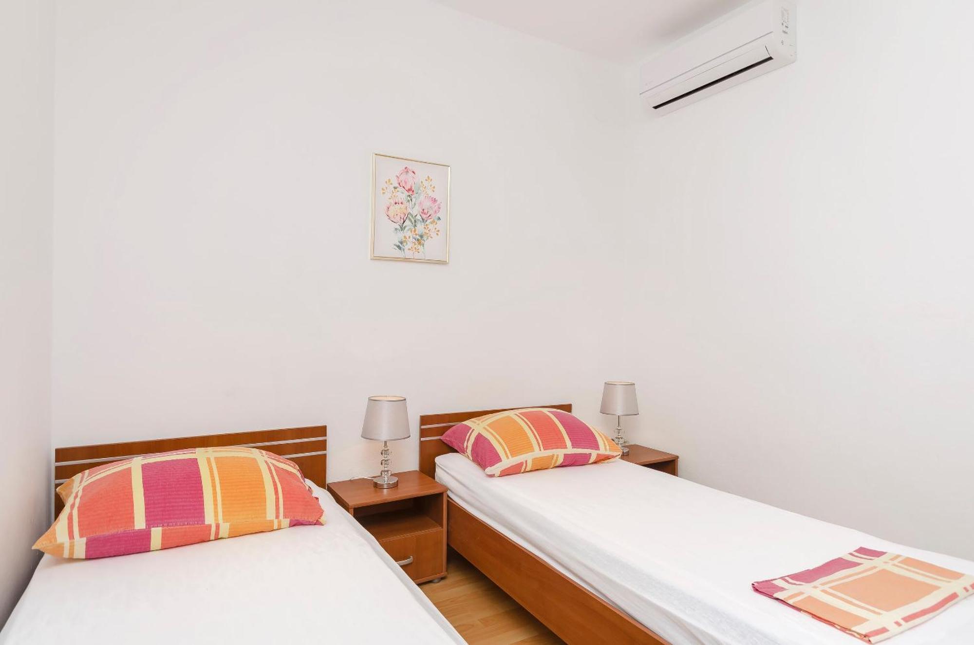 Apartment And Rooms Artina โวดีเซ ภายนอก รูปภาพ