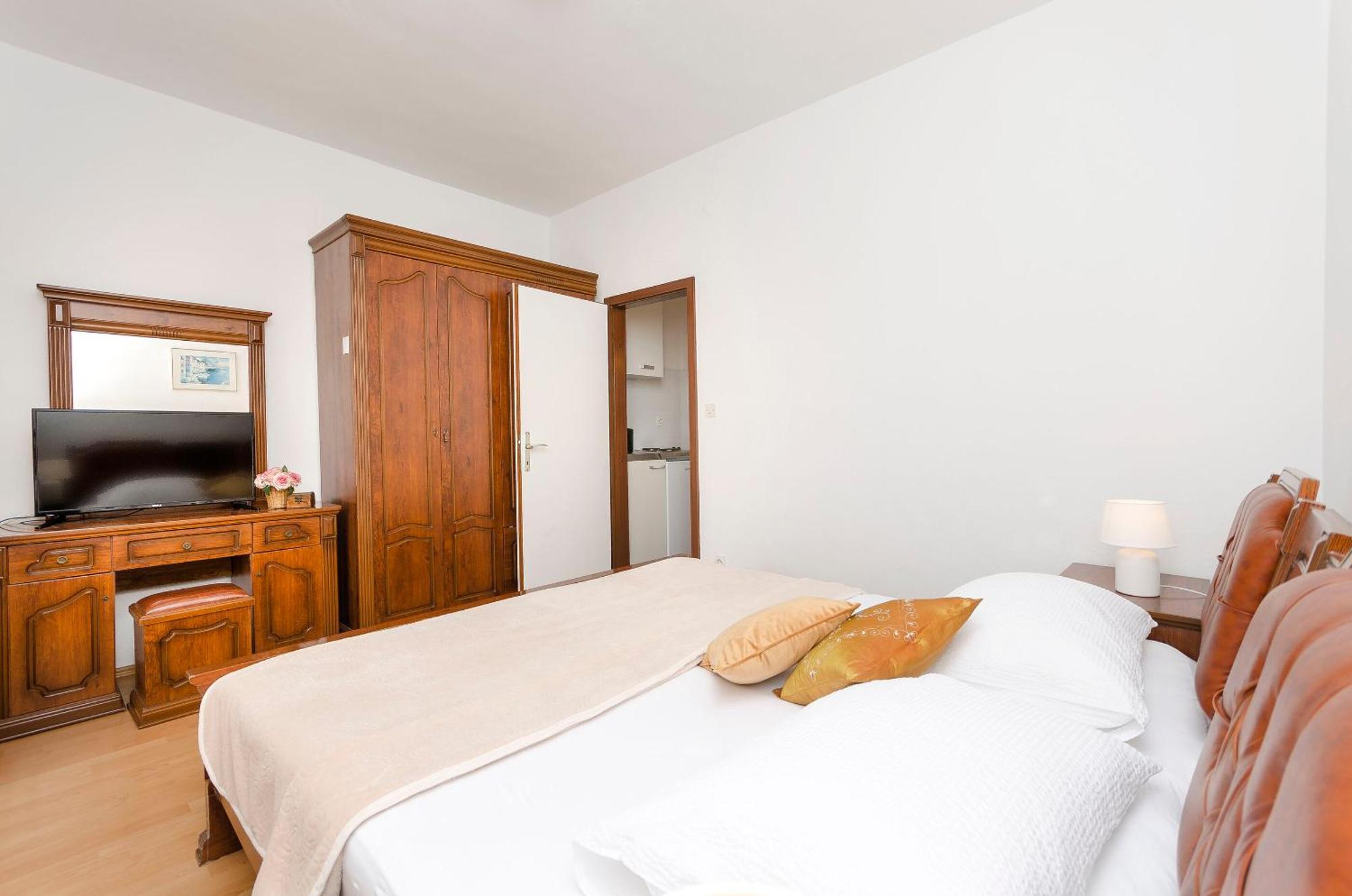 Apartment And Rooms Artina โวดีเซ ภายนอก รูปภาพ