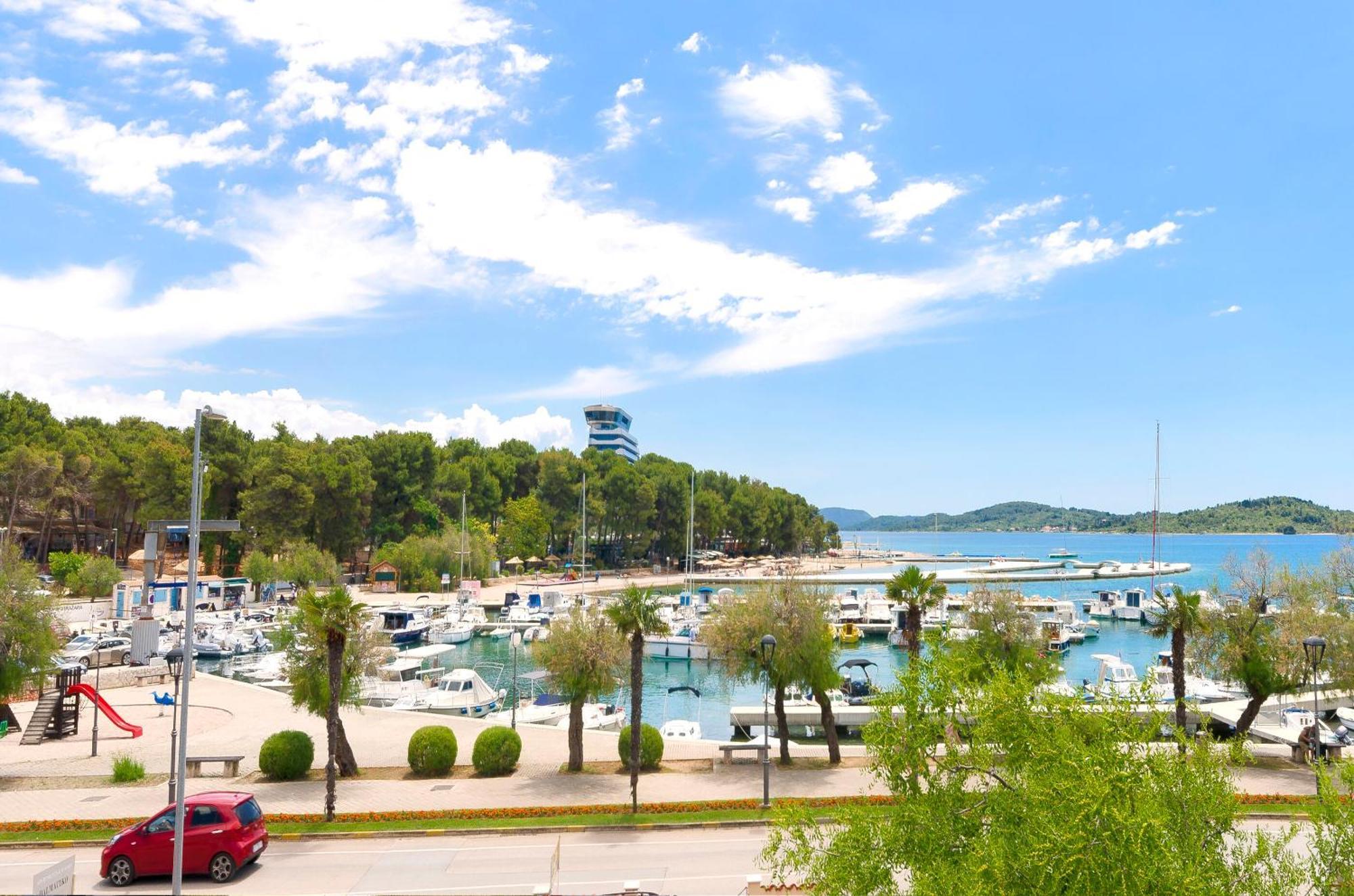 Apartment And Rooms Artina โวดีเซ ภายนอก รูปภาพ