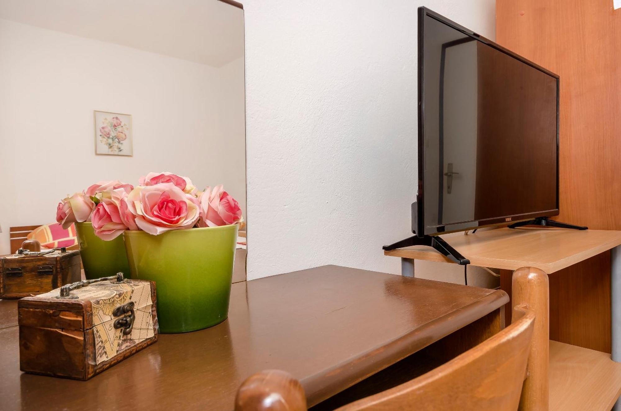 Apartment And Rooms Artina โวดีเซ ภายนอก รูปภาพ